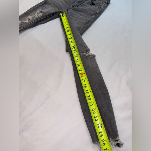 American Eagle Size 0 Black Distressed Super Hi Rise Skinny Jegging Jeans - Picture 4 of 10